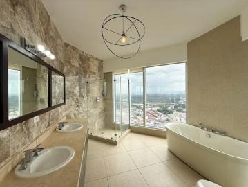Apartamentos en alquiler en Avenida Balboa | Penthouse Amueblado en Alquiler en Rivage con Vistas Panorámicas 2 recámaras por USD 2700.00