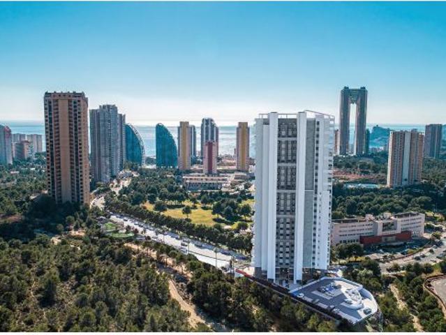APARTAMENTOS EN VIA PARQUE