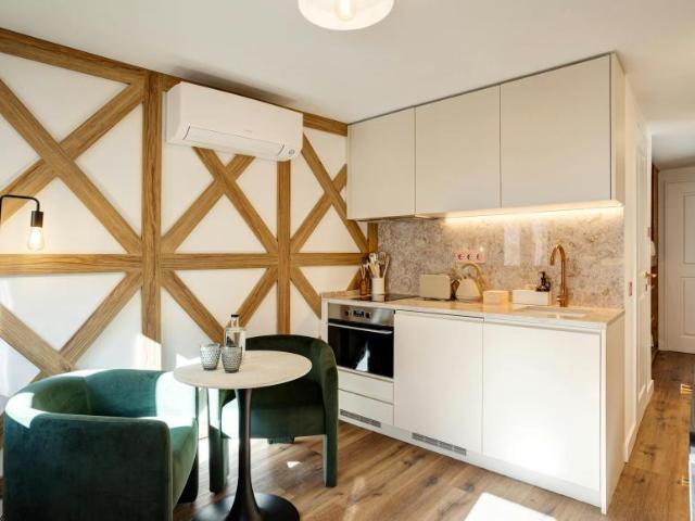 Apartamentos Lisbon Lisbon 1100 012 DLS101057231