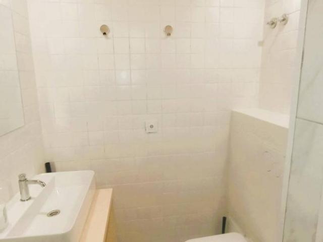 Apartamentos Lisbon Lisbon 1600 081 DLS93215700