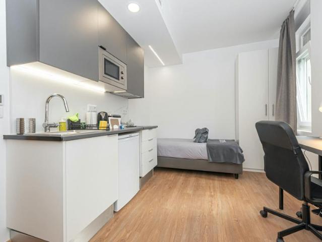 Apartamentos Lisbon Lisbon 1750 142 DLS102273508