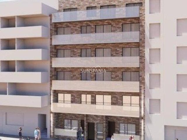 Apartamentos modernos con piscina en la azotea a solo 250 me. 80m² Torrevieja