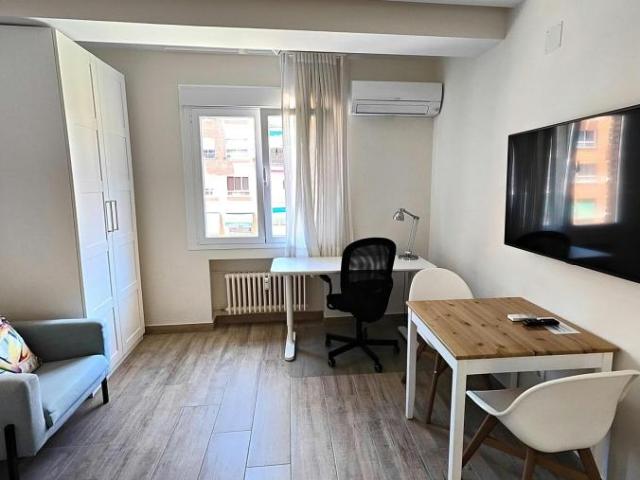 Apartamentos Madrid Madrid ES100729084