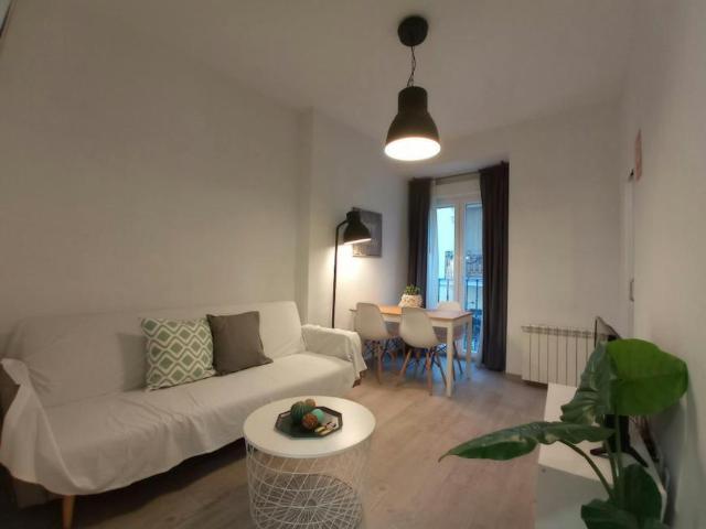 Apartamentos Madrid Madrid ES100875419