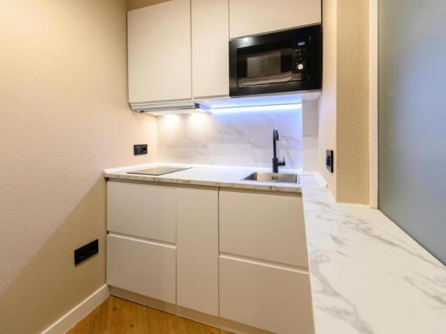 Apartamentos Madrid Madrid ES100913668