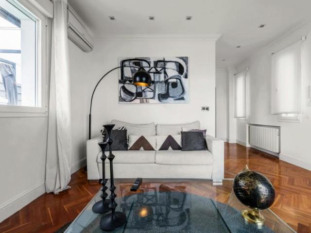 Apartamentos Madrid Madrid ES101792818