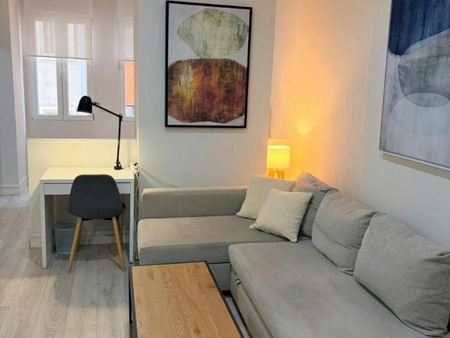 Apartamentos Madrid Madrid ES102054656