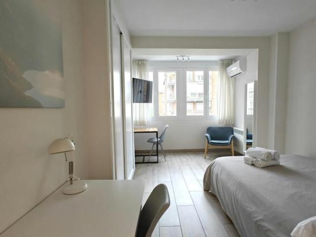 Apartamentos Madrid Madrid ES102399174