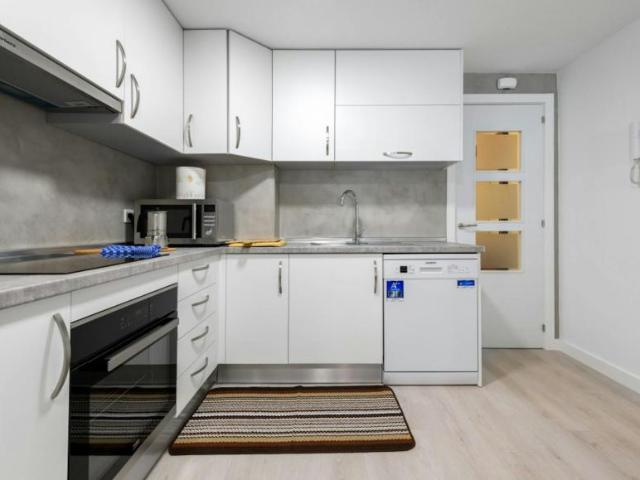 Apartamentos Madrid Madrid ES103061936