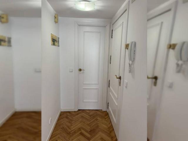 Apartamentos Madrid Madrid ES103094137