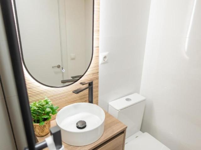 Apartamentos Madrid Madrid ES103261788