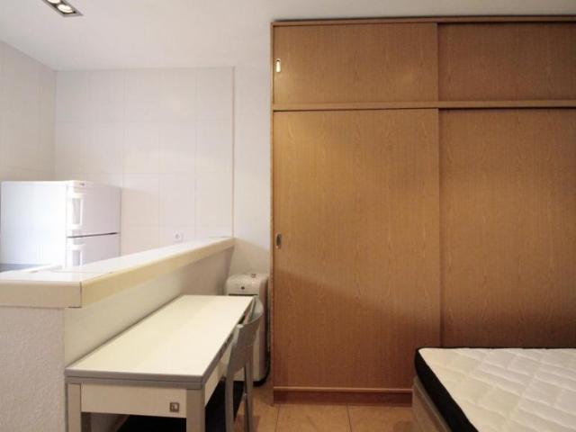 Apartamentos Madrid Madrid ES103264074
