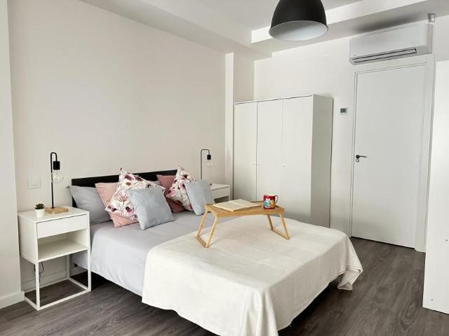 Apartamentos Madrid Madrid ES103267136