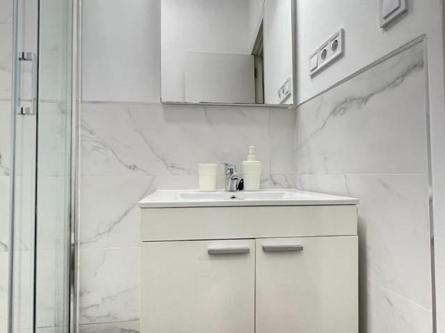 Apartamentos Madrid Madrid ES103271834