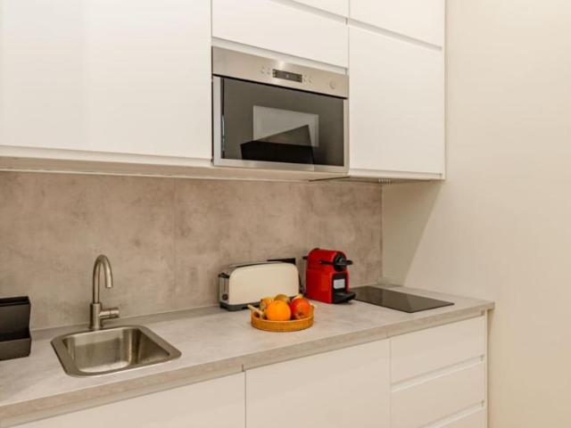 Apartamentos Madrid Madrid ES103372667
