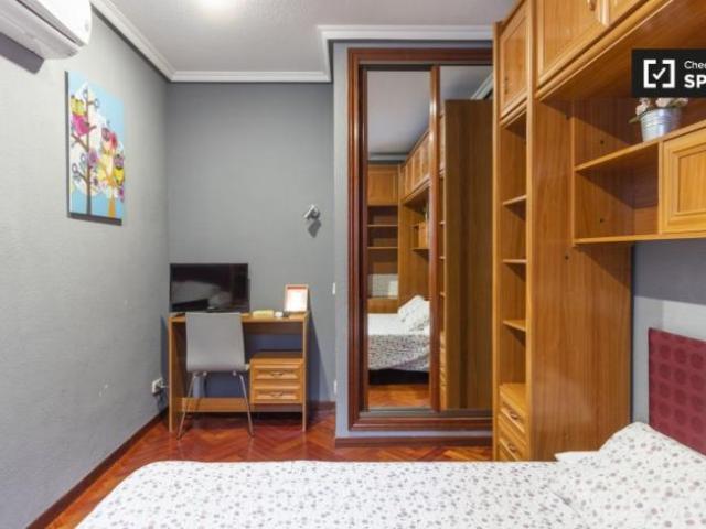 Apartamentos Madrid Madrid ES103325601