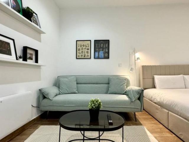 Apartamentos Madrid Madrid ES103428060
