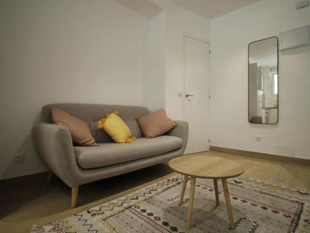 Apartamentos Madrid Madrid ES103594845