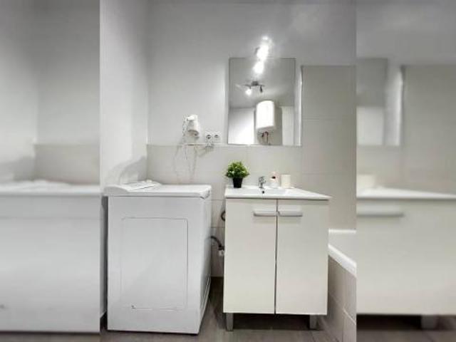 Apartamentos Madrid Madrid ES54281321