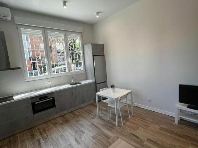 Apartamentos Madrid Madrid ES77457696
