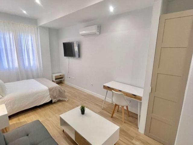 Apartamentos Madrid Madrid LS78876731