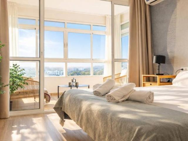 Apartamentos Malaga Malaga ES103580410