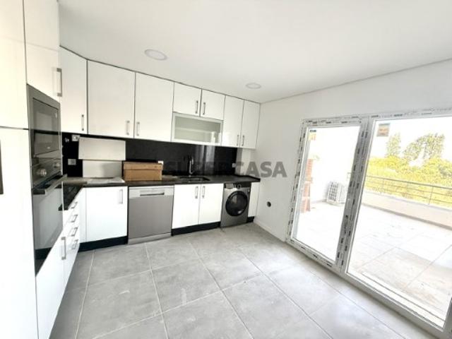 Apartamentos Novos T2 com Garagem e Arrecadação Condomínio Jardins da Ladeira, Seixal
