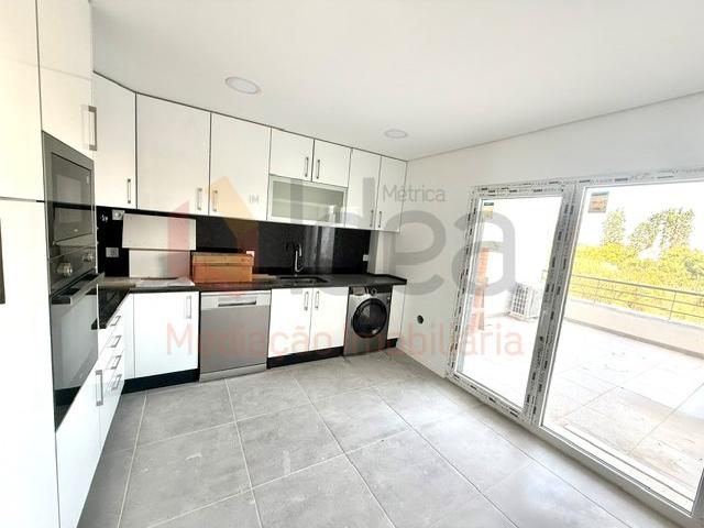 Apartamentos Novos T2 com Garagem e Arrecadação Condomínio Jardins da Ladeira, Seixal