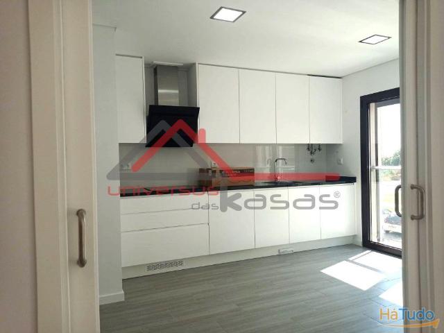 Apartamentos Novos T3 na Urb Alto dos Moinhos,Montijo | 26063953671