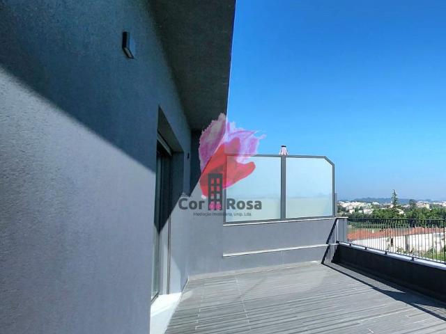 Apartamentos novos tipo T2 com terrao.