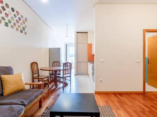 Apartamentos Porto Porto 4050 126 DLS76677347