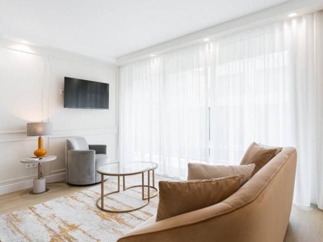 Apartamentos Porto Porto 4000 381 DLS90536244