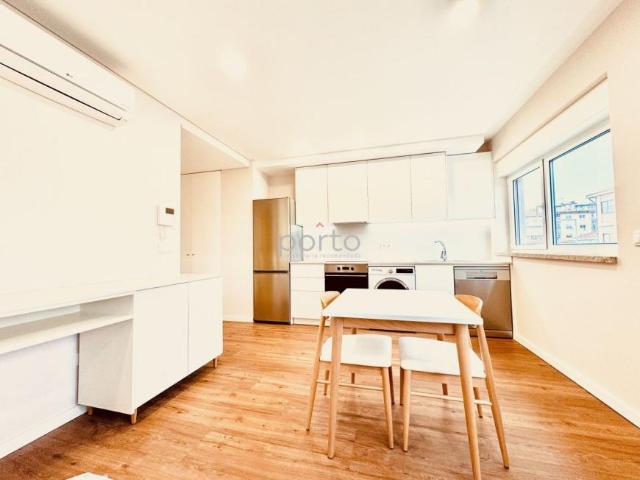 Apartamentos Porto Porto 4200 DS98882280