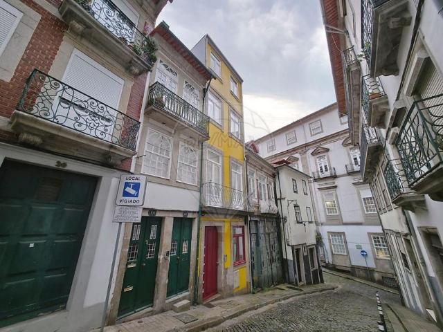 Apartamentos Porto Porto DLS99701413