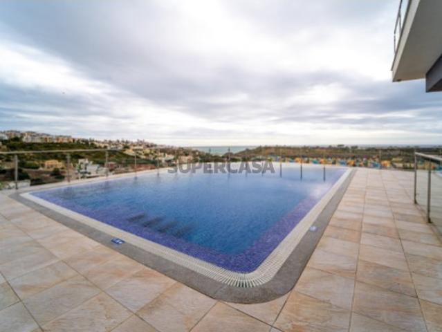 Apartamentos T0+1 novos com vista mar