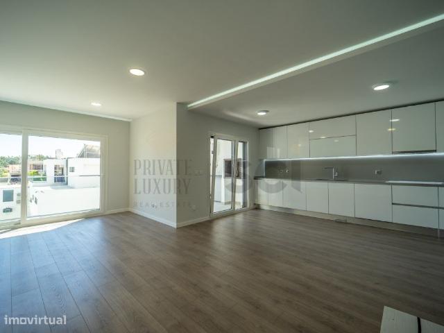 Apartamentos T2+1 com parqueamento nas Paivas, concelho do Seixal