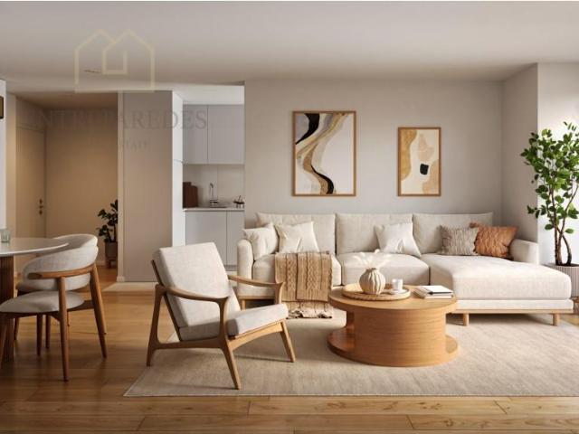 Apartamentos T2 com garagem e varanda para comprar no centro. 102m² Mafamude