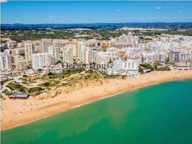 Apartamentos T2 novos com garagem a 300 metros da Praia Ar. 0m² Armação De Pêra