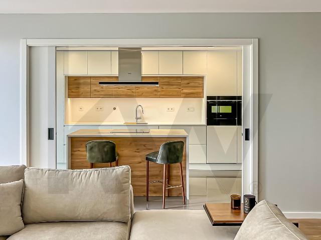 Apartamentos T3 com 2 suites, 2 parqueamentos e arrecadação Carnaxide