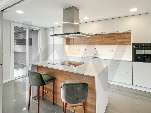 Apartamentos T3 com 2 suites, 2 parqueamentos e arrecadação | A Estrear | Carnaxide