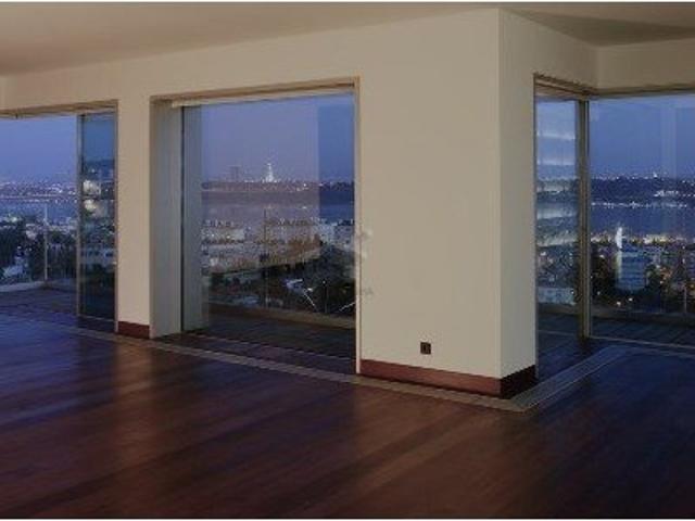 Apartamentos T4 de elevado padrão prontos a habitar, na zona. 0m² Belém