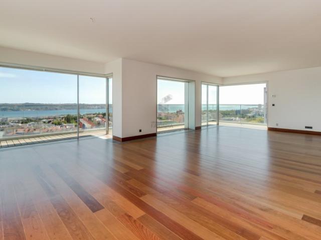 Apartamentos T4 novos a estrear de várias dimensões e orientações, de elevado padrão prontos a habitar