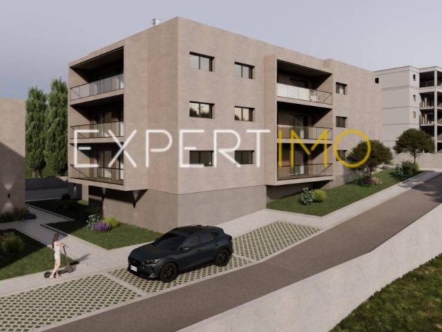 Apartamento T1 em condomínio com piscina e campo de jogos, construção de última geração