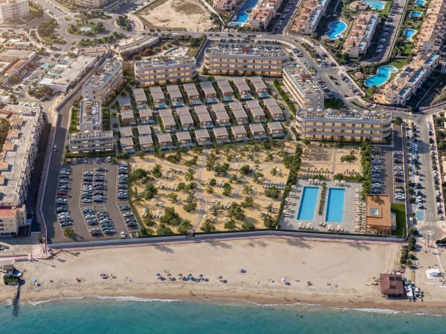 Apartamentos turísticos de lujo y villas con playa privada e. 55m² Vera
