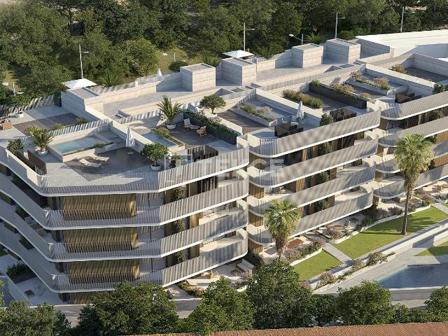 Apartamentos vistas al mar y comodidades de resort en Estepona