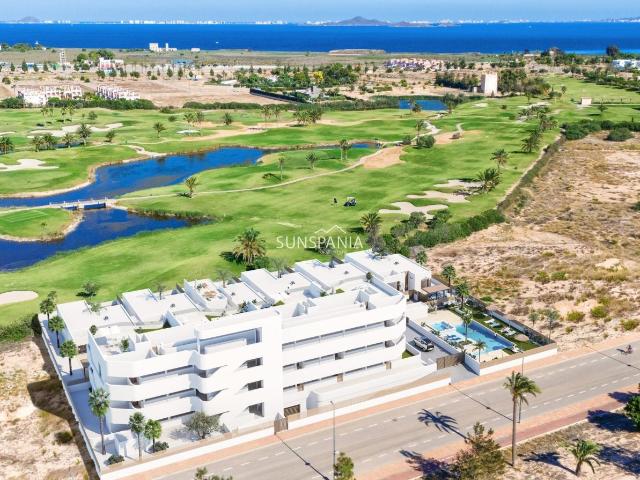 Apartamentos y villas de nueva construcción en primera línea. 73m² Los Alcázares
