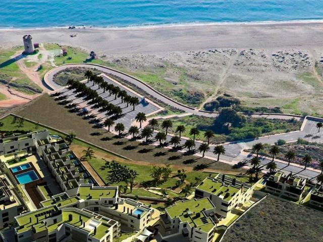 Apartamentos y adosados de lujo frente al mar en Torrenueva, La Línea de la Concepción, Cádiz