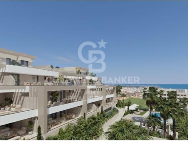 Apartamentos y áticos de 2 y 3 dormitorios con vistas en Estepona