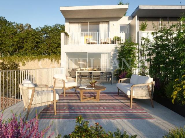 Apartamentot2 duplex, com jardim, na Foz do Douro, Porto 112m² Lordelo do Ouro e Massarelos