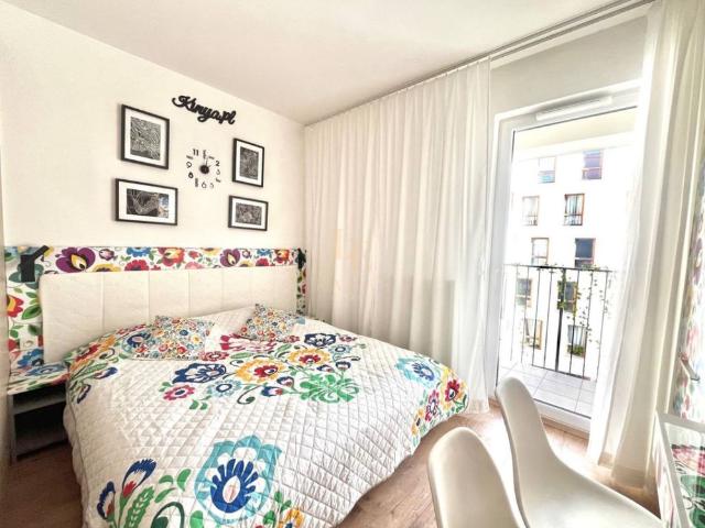 Apartamentowiec | Widok na patio | Ciche osiedle